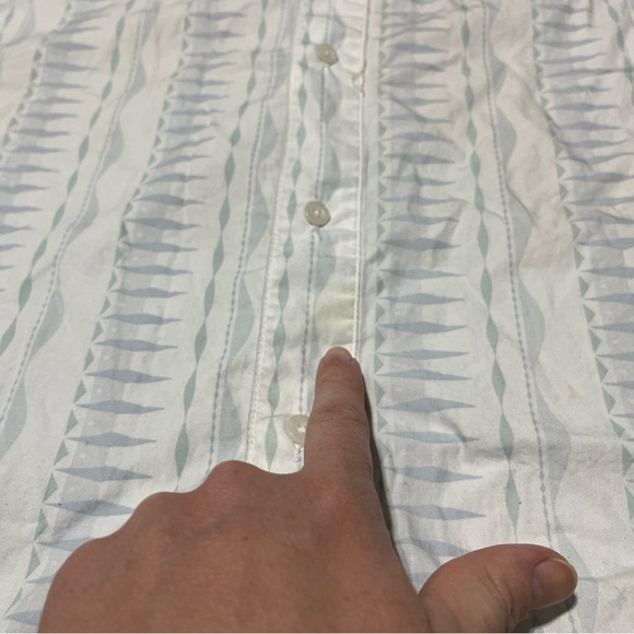 Disney Mens Shirt Extra Large White Blue Stripe Frozen Horse Elsa See Note- Flaw - Picture 5 of 11